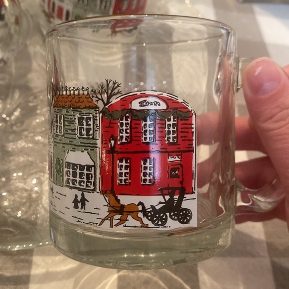 Set of 4 vintage Libbey glass mugs made in USA Christmas town scene w/gold rim - Picture 3 of 6